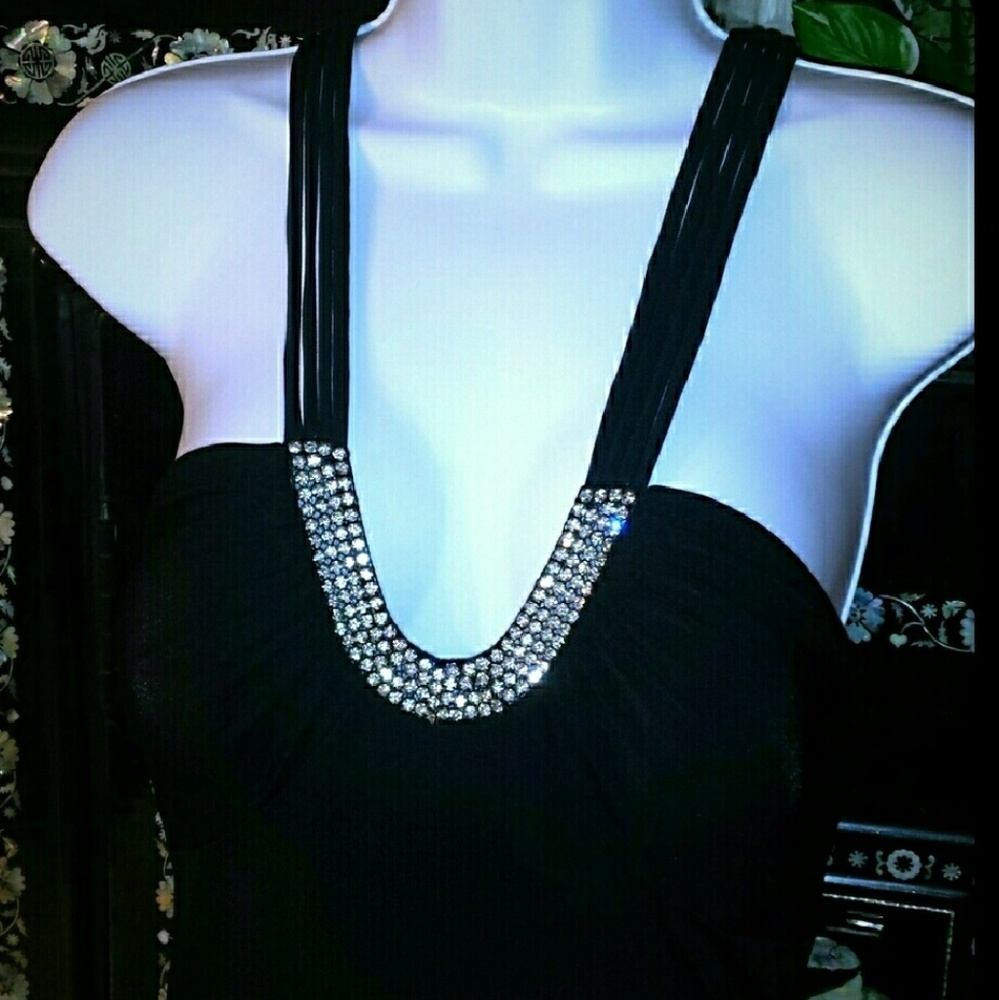 Cache formal gown